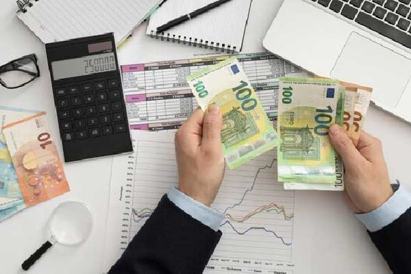 AMD发布下一代人工智能芯片 OpenAI首席执行官萨姆·奥特曼出席发布会